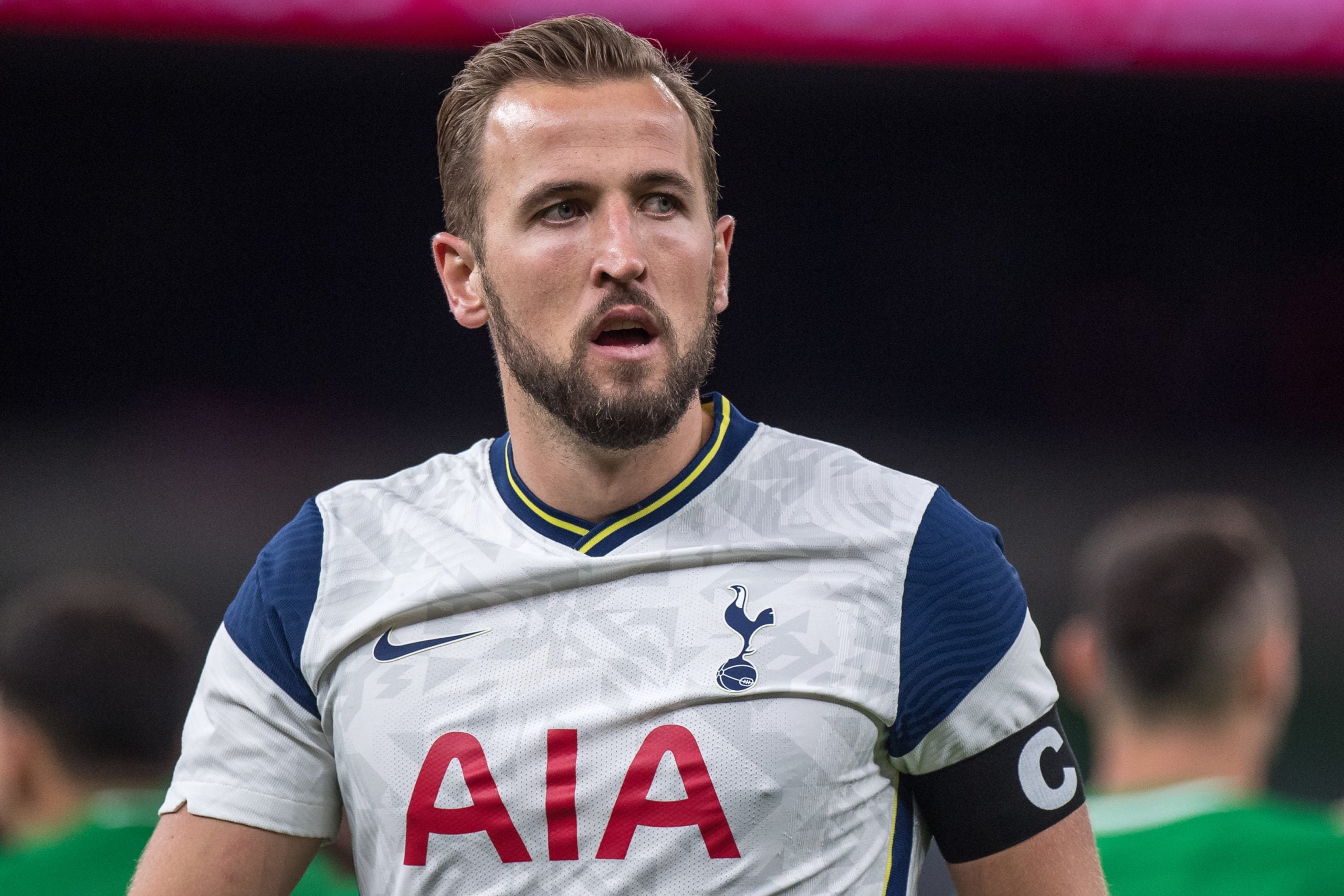 Bayern holds contract extension talks with Kane
